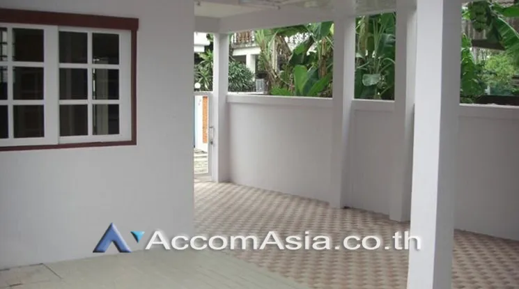 unit 3 Bedrooms  House For Sale in Sukhumvit, Bangkok  near BTS Bang Chak (AA23357)
