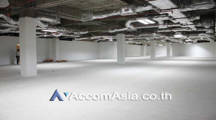  1  Office Space For Rent in Ploenchit ,Bangkok MRT Lumphini at Sindhorn Tower AA23376