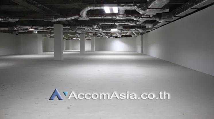 5  Office Space For Rent in Ploenchit ,Bangkok MRT Lumphini at Sindhorn Tower AA23376