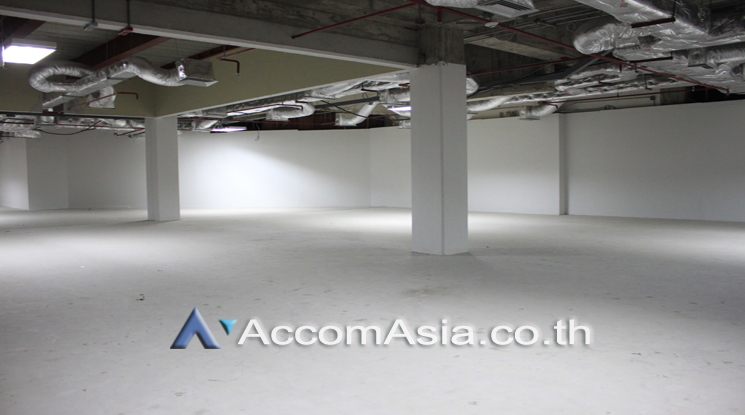 10  Office Space For Rent in Ploenchit ,Bangkok MRT Lumphini at Sindhorn Tower AA23376
