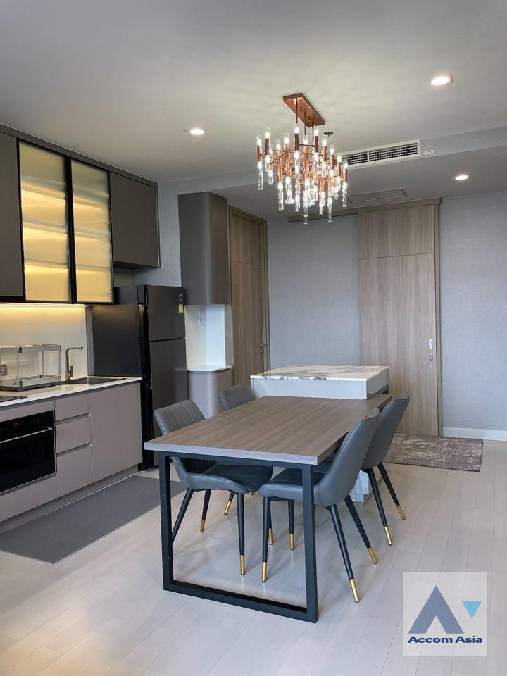 unit 2 Bedrooms  Condominium For Rent & Sale in Ploenchit, Bangkok  near BTS Ploenchit (AA23384)