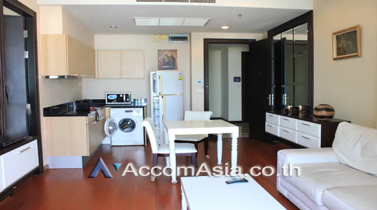 unit 1 Bedroom  Condominium For Rent & Sale in Ploenchit, Bangkok  near BTS Chitlom (AA23393)