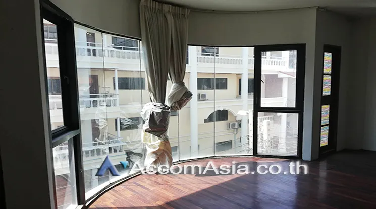 unit 3 Bedrooms  Townhouse For Rent in Sukhumvit, Bangkok  near BTS Thong Lo (AA23501)