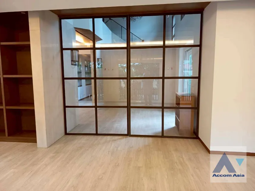 9  5 br House For Rent in Bang Na ,Bangkok BTS Bearing at House in compound AA23515