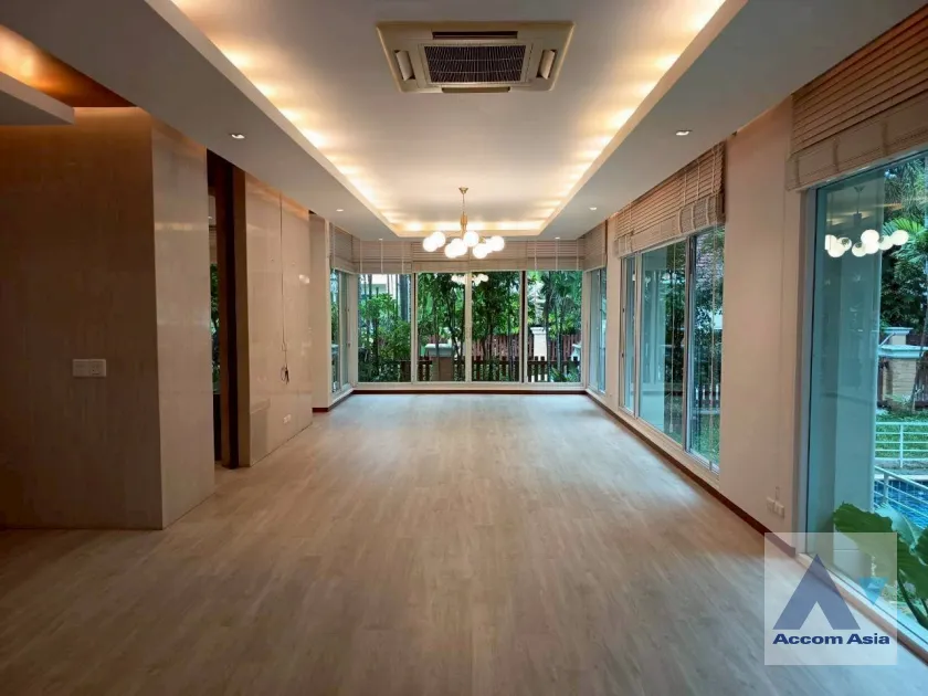 4  5 br House For Rent in Bang Na ,Bangkok BTS Bearing at House in compound AA23515
