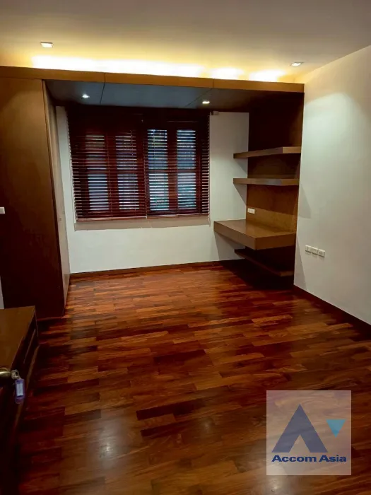 19  5 br House For Rent in Bang Na ,Bangkok BTS Bearing at House in compound AA23515