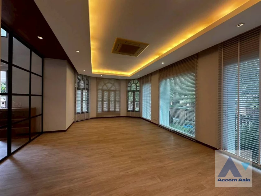 23  5 br House For Rent in Bang Na ,Bangkok BTS Bearing at House in compound AA23515