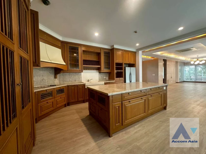 16  5 br House For Rent in Bang Na ,Bangkok BTS Bearing at House in compound AA23515
