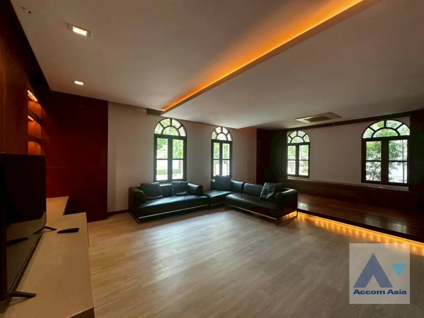 25  5 br House For Rent in Bang Na ,Bangkok BTS Bearing at House in compound AA23515
