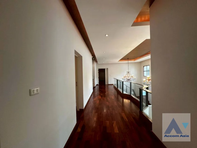 29  5 br House For Rent in Bang Na ,Bangkok BTS Bearing at House in compound AA23515