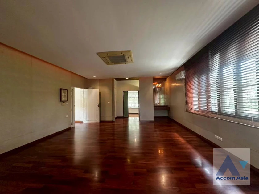 33  5 br House For Rent in Bang Na ,Bangkok BTS Bearing at House in compound AA23515