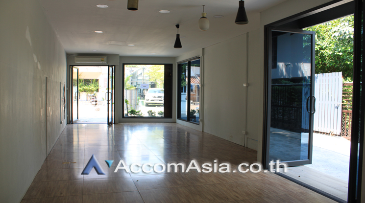  1  Studio Retail / Showroom for rent and sale in Sukhumvit ,Bangkok BTS Thong Lo AA23599
