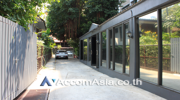 4  Studio Retail / Showroom for rent and sale in Sukhumvit ,Bangkok BTS Thong Lo AA23599