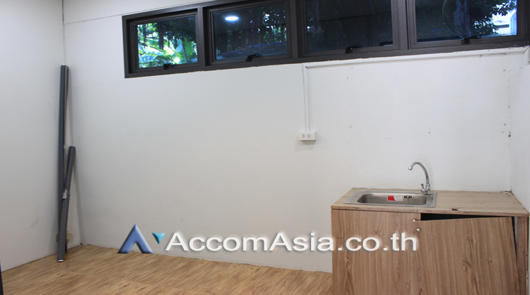 5  Studio Retail / Showroom for rent and sale in Sukhumvit ,Bangkok BTS Thong Lo AA23599
