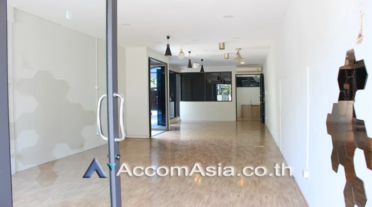 7  Studio Retail / Showroom for rent and sale in Sukhumvit ,Bangkok BTS Thong Lo AA23599