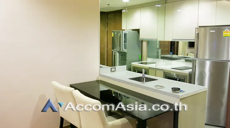 unit 1 Bedroom  Condominium For Rent in Silom, Bangkok  near BTS Chong Nonsi (AA23693)