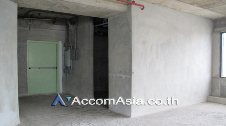 5  Office Space For Rent in Silom ,Bangkok BTS Sala Daeng at Skulthai Surawong AA23701