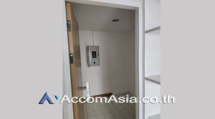  1  3 br Condominium For Rent in Sukhumvit ,Bangkok BTS Ekkamai at Empire House AA23716