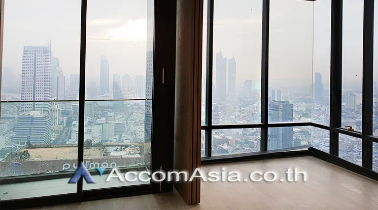 unit 1 Bedroom  Condominium For Sale in Silom, Bangkok  near BTS Chong Nonsi (AA23928)