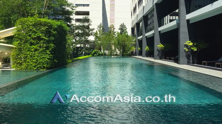 unit 1 Bedroom  Condominium For Sale in Ploenchit, Bangkok  near BTS Ploenchit (AA24034)