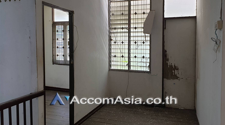 7  2 br House For Rent in Ploenchit ,Bangkok MRT Lumphini AA24101
