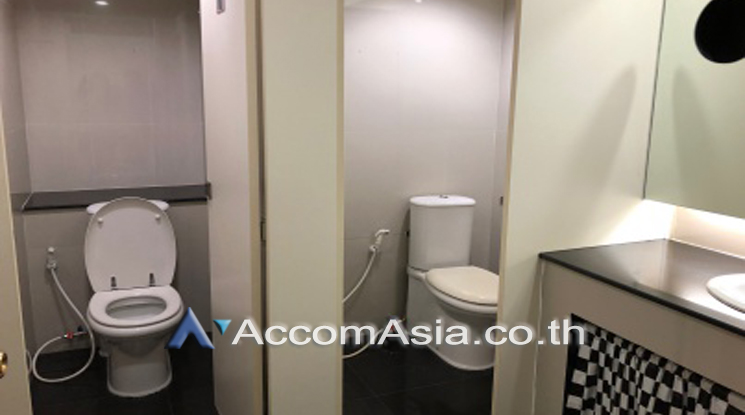  1  Office Space For Rent in Charoen Nakhon ,Bangkok BTS Krung Thon Buri - BTS Wongwian Yai at Sinn Sathorn Tower AA24121