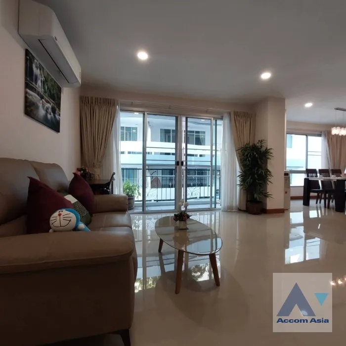 unit 3 Bedrooms  Apartment For Rent in Sukhumvit, Bangkok  near BTS Phrom Phong (AA24126)