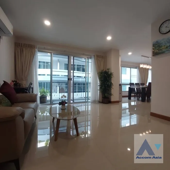  1  3 br Apartment For Rent in Sukhumvit ,Bangkok BTS Phrom Phong at Perfect Location Apartment in the heart of Phrom Phong AA24126