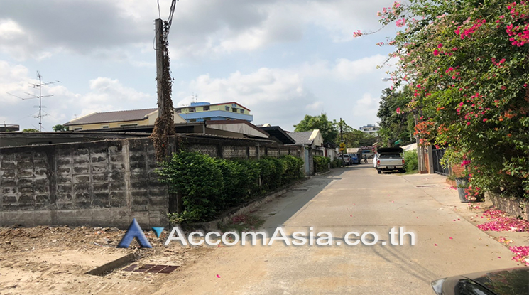 unit Land For Sale in Sukhumvit, Bangkok  near BTS Phra khanong (AA24139)