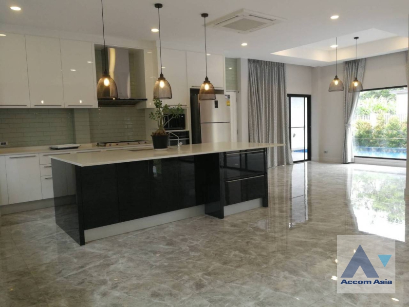 6  4 br House For Rent in Sukhumvit ,Bangkok BTS Phrom Phong AA24155