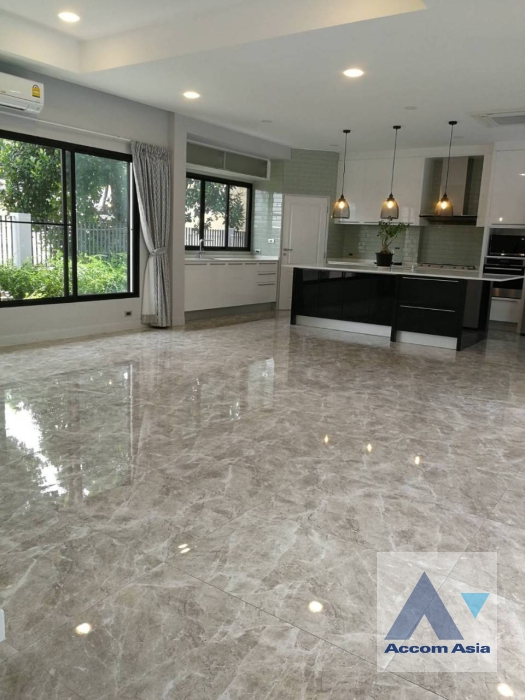 4  4 br House For Rent in Sukhumvit ,Bangkok BTS Phrom Phong AA24155
