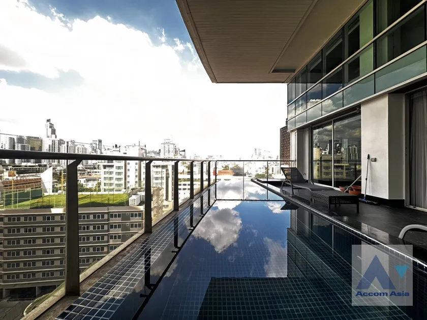 Private Swimming Pool, Duplex Condo, Pet friendly | Le Raffine Sukhumvit 31 Condominium  3 Bedroom for Sale & Rent BTS Phrom Phong in Sukhumvit Bangkok