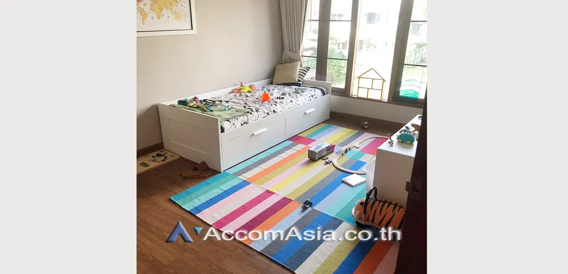 ขายสระว่ายน้ำรวม, ทาวน์เฮ้าส์ใน สุขุมวิท, กรุงเทพ รหัสทรัพย์ AA24205