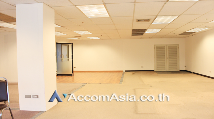  1  Office Space For Rent in Ploenchit ,Bangkok BTS Chitlom at Alma Link Building AA24253