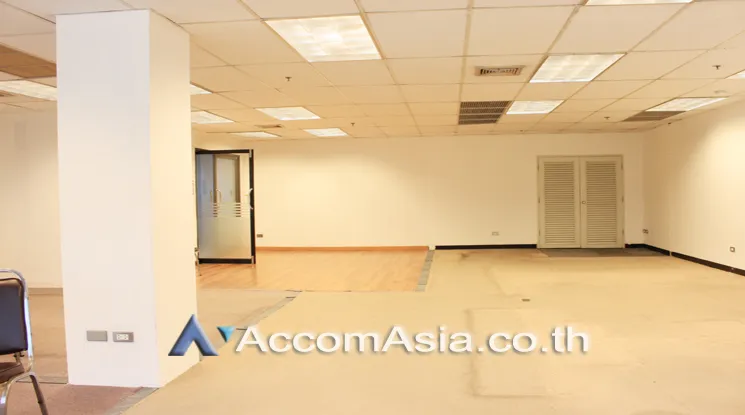  1  Office Space For Rent in Ploenchit ,Bangkok BTS Chitlom at Alma Link Building AA24253