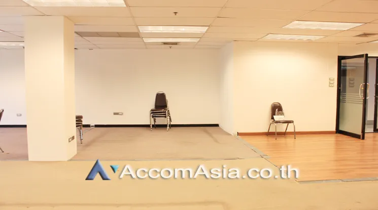 unit Office space For Rent in Ploenchit, Bangkok  near BTS Chitlom (AA24253)