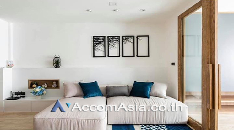  2  1 br Condominium For Rent in Silom ,Bangkok BTS Surasak at Nusa State Tower AA24273