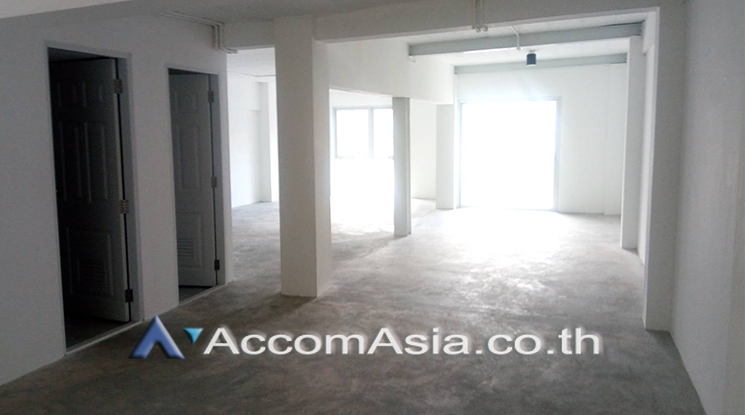  1  Shophouse For Rent in Sukhumvit ,Bangkok BTS Phrom Phong AA24283