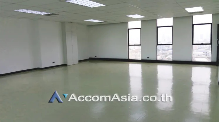 unit Office space For Rent in Ratchadaphisek, Bangkok  near MRT Sutthisan (AA24286)