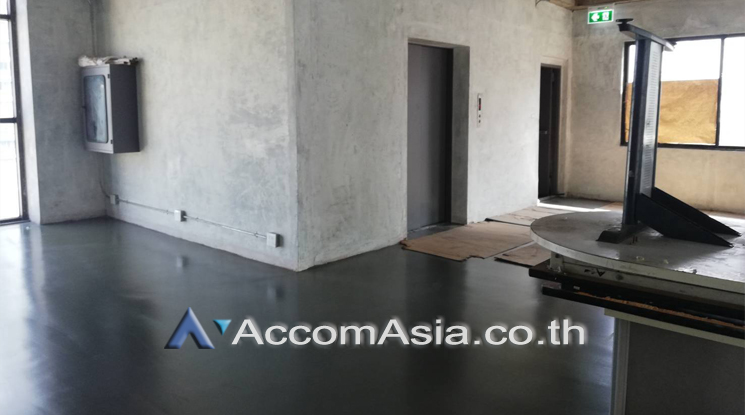  1  Office Space For Rent in Sukhumvit ,Bangkok BTS Phrom Phong at Office building near Phrom Phong Station AA24292