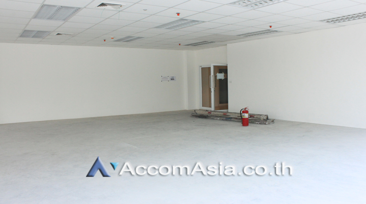 6  Office Space For Rent in Sukhumvit ,Bangkok BTS Phra khanong at Summer Hub AA24299