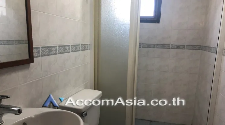 unit 2 Bedrooms  Apartment For Rent in Phaholyothin, Bangkok  near BTS Ari (AA31401)
