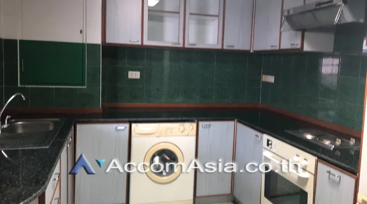 unit 2 Bedrooms  Apartment For Rent in Phaholyothin, Bangkok  near BTS Ari (AA31401)