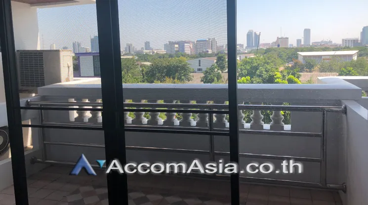 unit 2 Bedrooms  Apartment For Rent in Phaholyothin, Bangkok  near BTS Ari (AA31401)