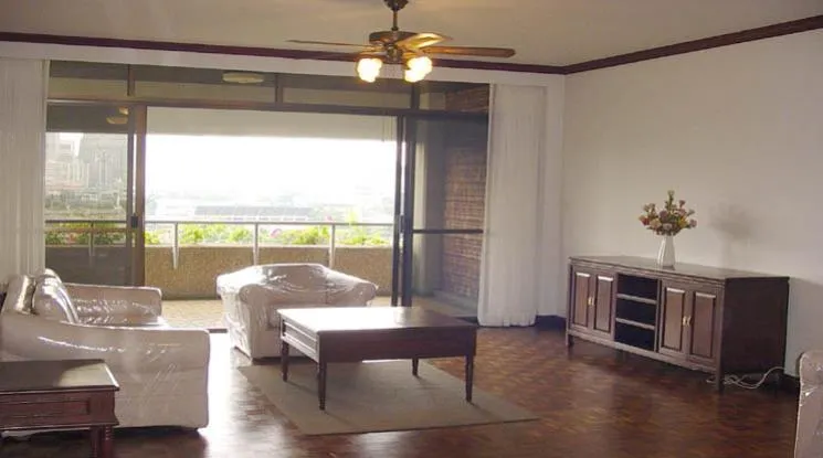 unit 3 Bedrooms  Apartment For Rent in Sathorn, Bangkok  near BRT Technic Krungthep - BTS Chong Nonsi (2018103)