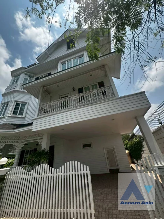 59  4 br House For Rent in Bang Na ,Bangkok  at Fantasia Villa 4 AA31653