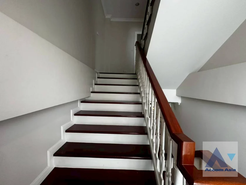 16  4 br House For Rent in Bang Na ,Bangkok  at Fantasia Villa 4 AA31653