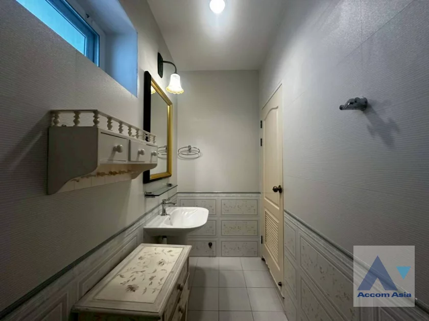 47  4 br House For Rent in Bang Na ,Bangkok  at Fantasia Villa 4 AA31653