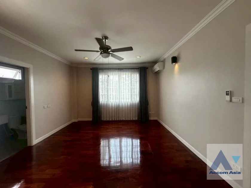 20  4 br House For Rent in Bang Na ,Bangkok  at Fantasia Villa 4 AA31653