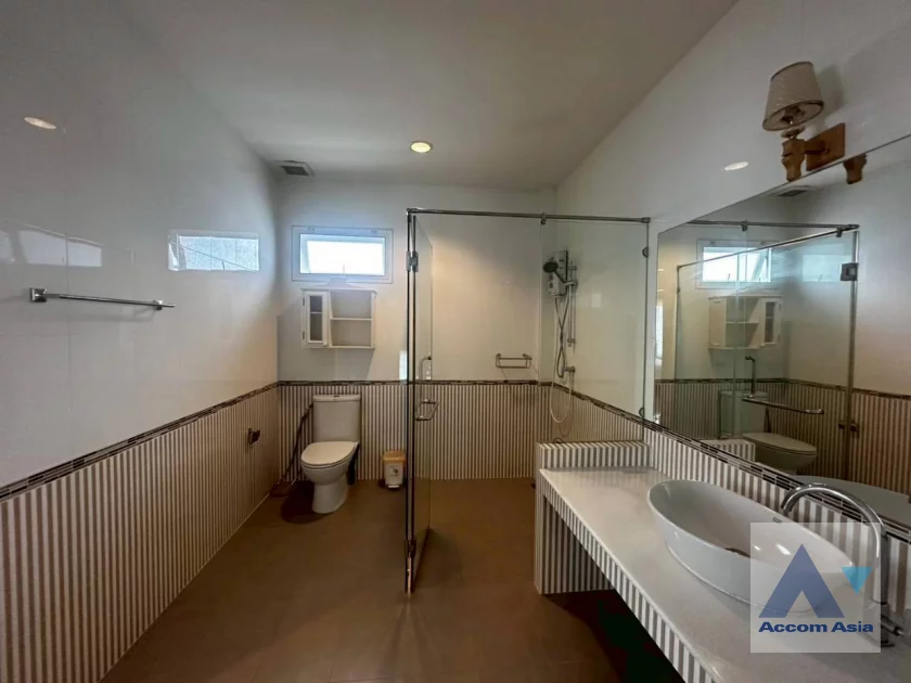 41  4 br House For Rent in Bang Na ,Bangkok  at Fantasia Villa 4 AA31653